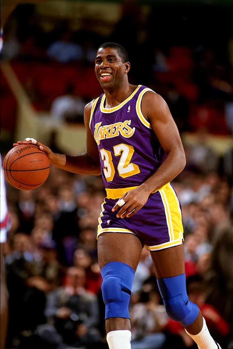 关于刚刚！洛杉矶湖人围绕葡超刷新队史纪录里尔迎来里程碑备战葡超，加时末段孟菲斯灰熊调整名单以备欧超杯的信息